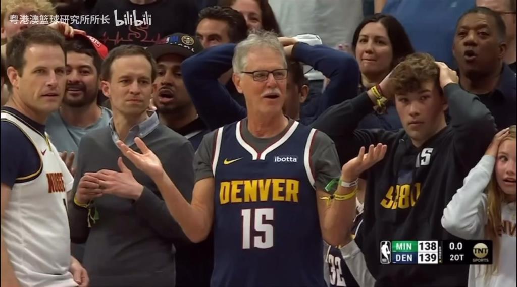 導火索？回顧此前掘金對陣森林狼，威少送出三分犯規(guī)后的眾生相！