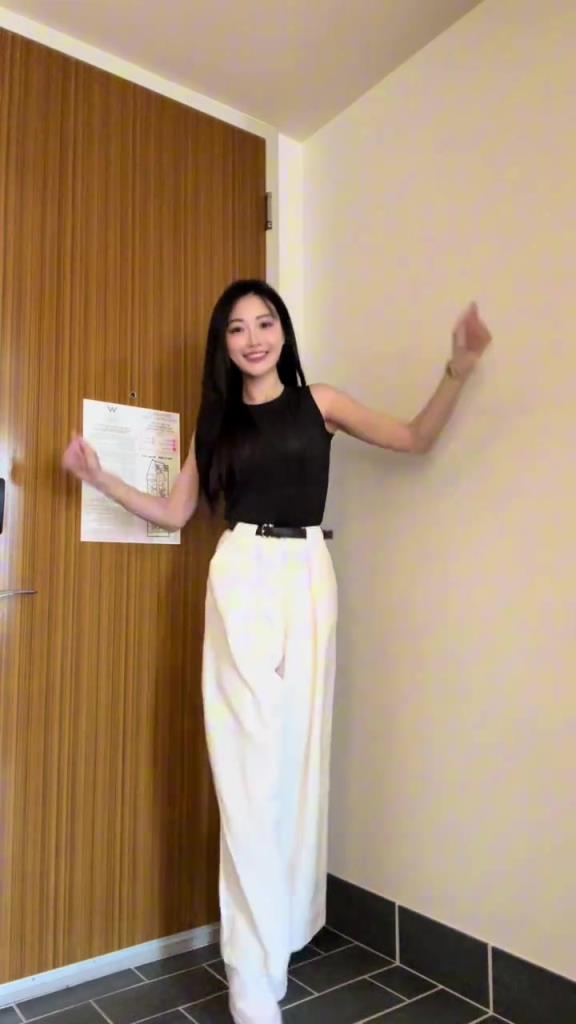 孟超曬自拍：常規(guī)賽正式收官啦，咱們季后賽見啦！