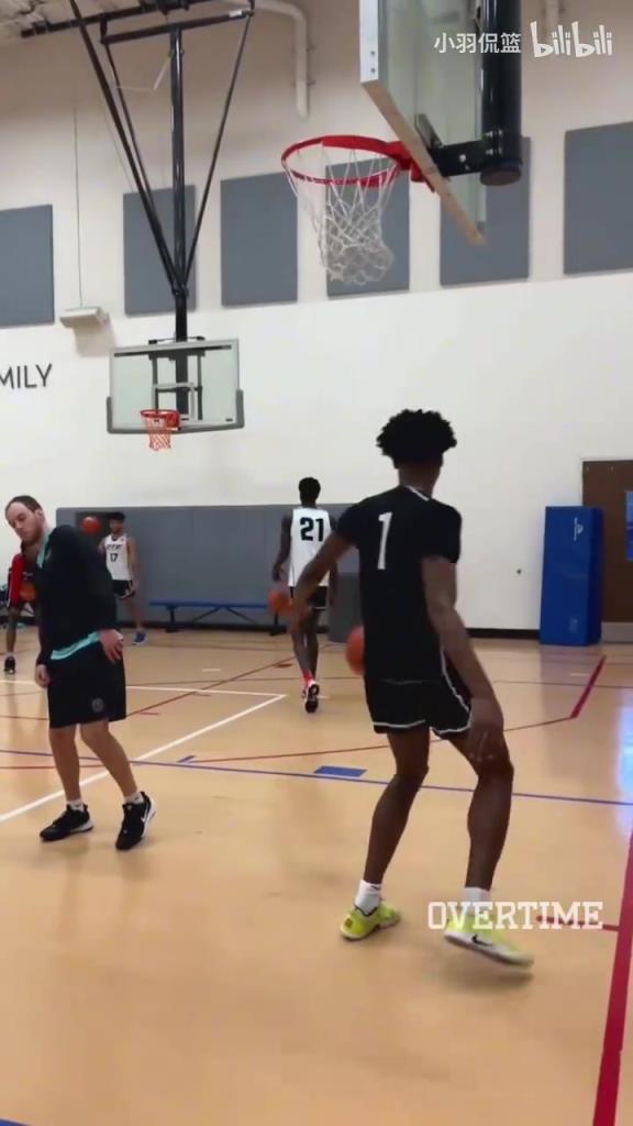 地表最強身體素質(zhì)？阿門扣籃簡直就像直升機起飛一樣！